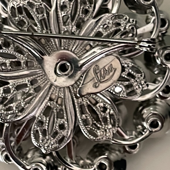 White and Crystal Pin by Lisa - Picture 5 of 7